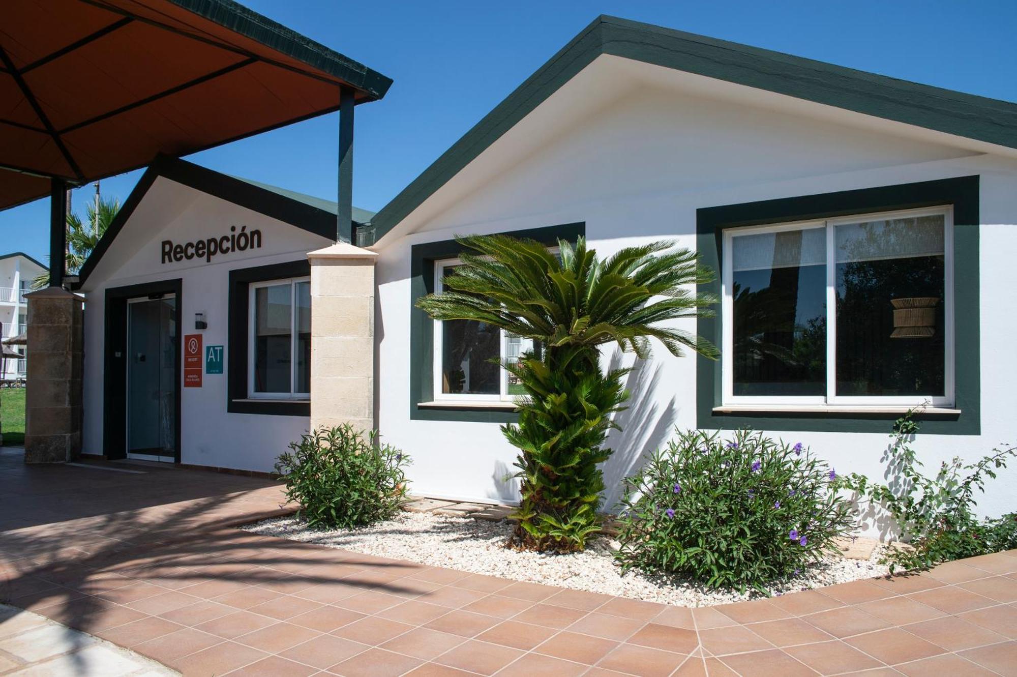 Pierre & Vacances Menorca Cala Blanes Cala'N Blanes  Exterior photo